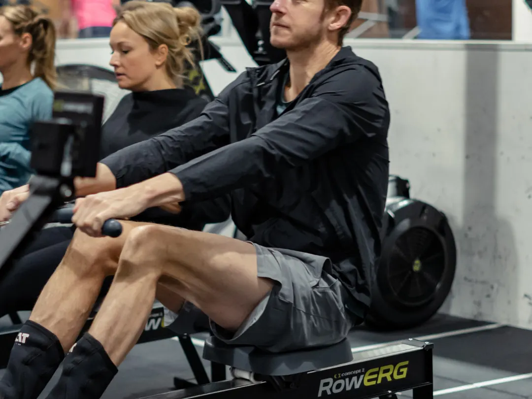 HYROX Training auf dem Concept2 Rower bei Flensfitness